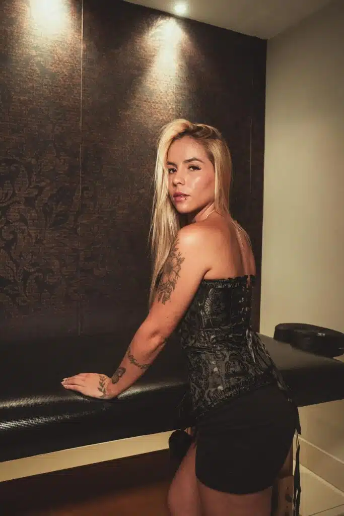 Massagem lingam com terapeuta vick no Downtown Barra
