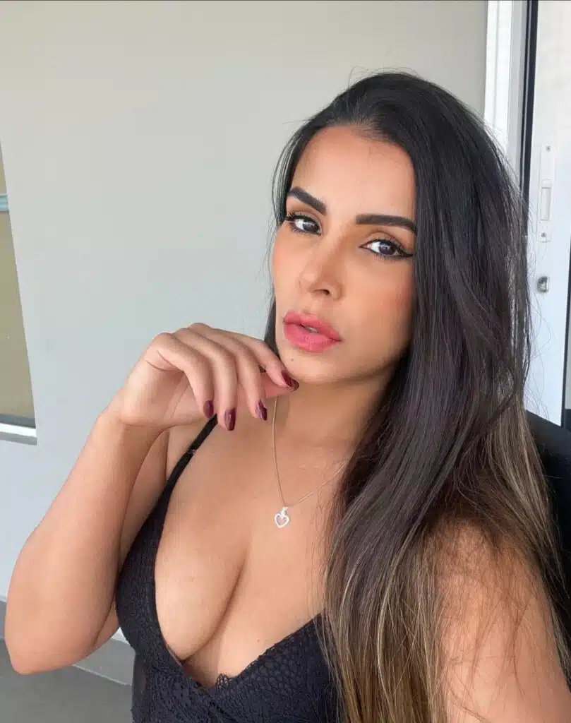 Massagista profissional Karen da RJ Massagem em São Paulo