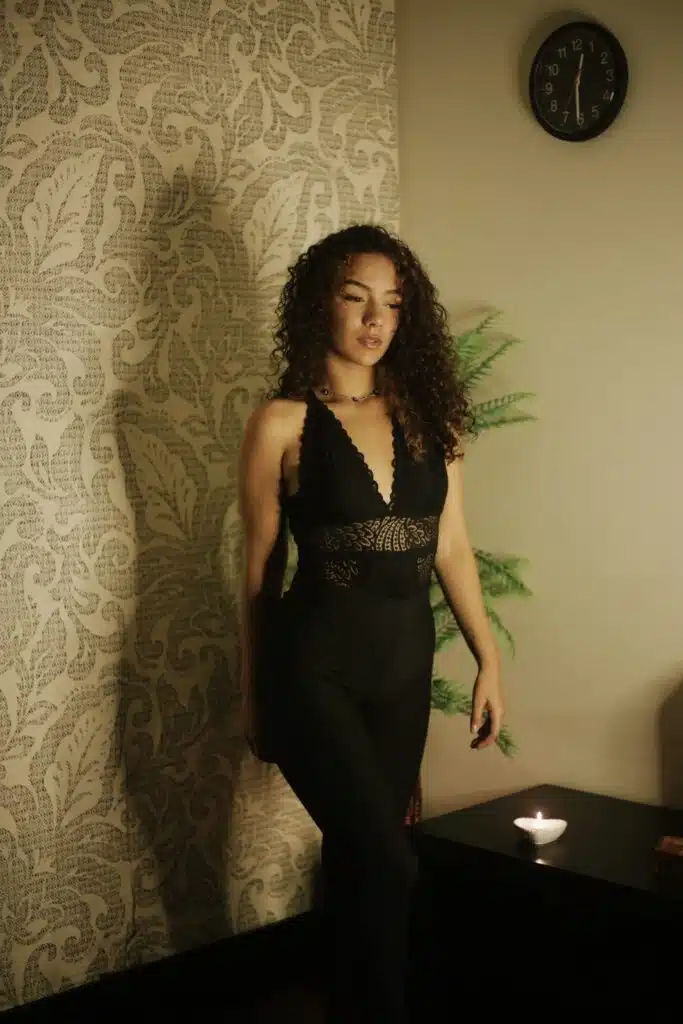 Talita realiza massagem para mulheres yoni na vulva